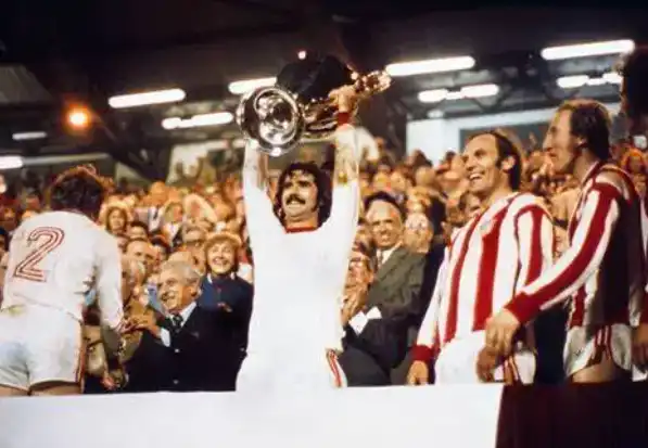 只为生计,成为了德国足球历史最伟大的射手!