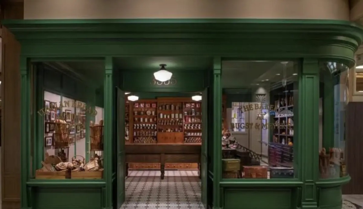 在赌场旁的咖啡店,目睹赌徒的焦虑与期待